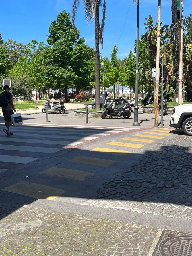 Апартаменты Centro Stabia Кастелламмаре-ди-Стабия Экстерьер фото