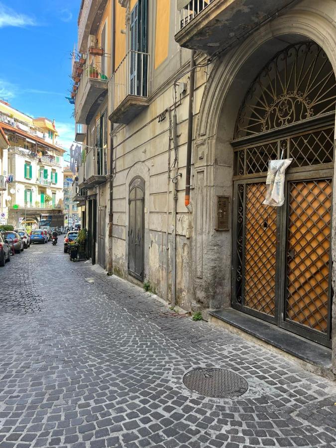 Апартаменты Centro Stabia Кастелламмаре-ди-Стабия Экстерьер фото